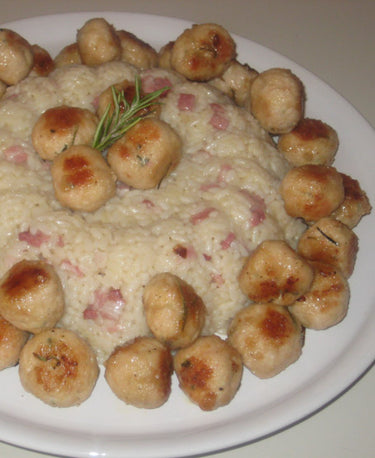 foto ricetta Corona di riso al bacon e polpettine di pollo e prosciutto 