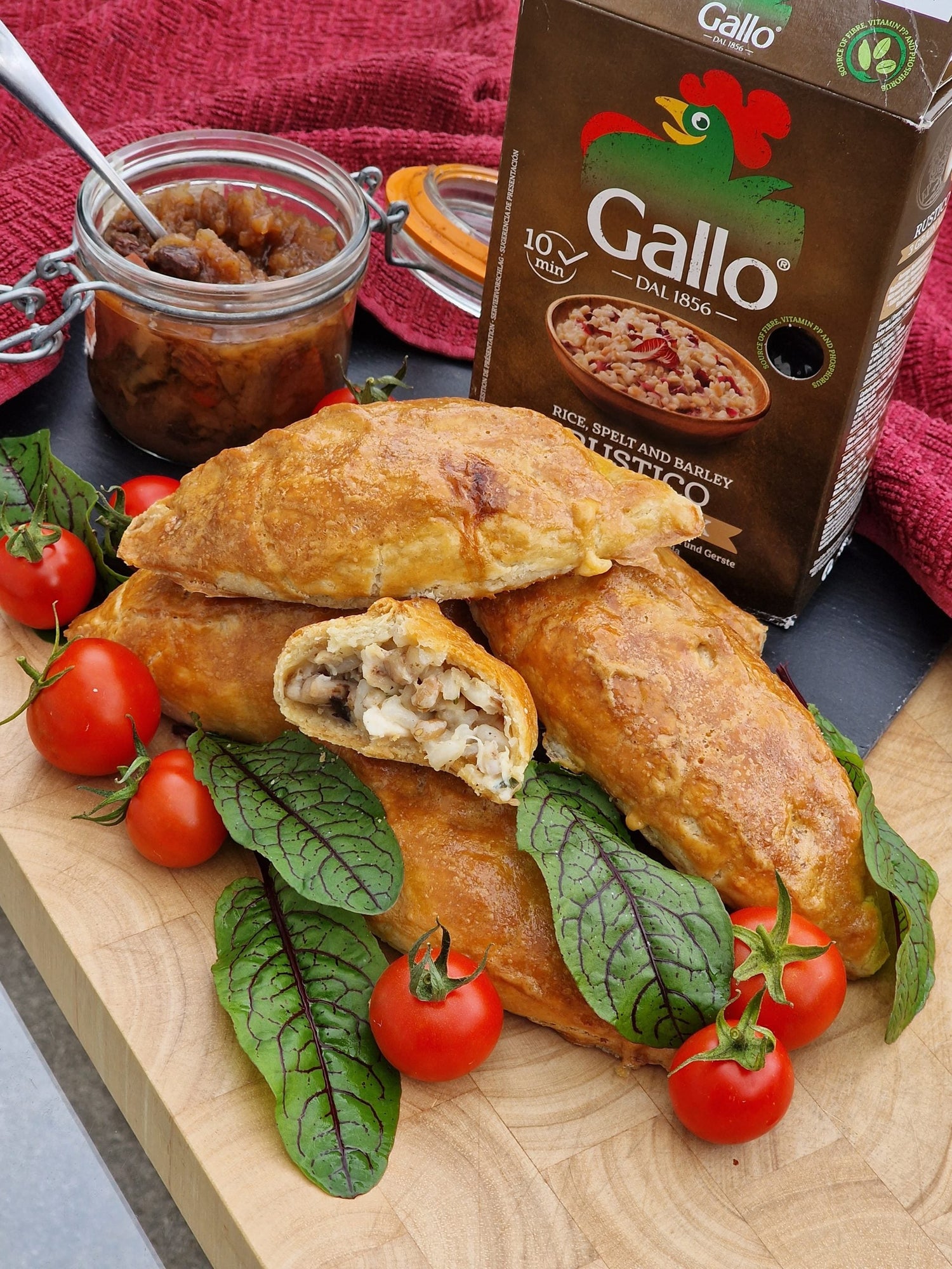 CHICKEN PASTIES WITH RUSTICO 3 GRAINS 