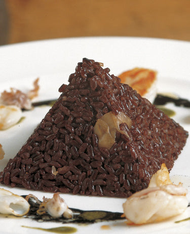 foto ricetta Piramide di Riso Venere con calamaretti e gamberi 