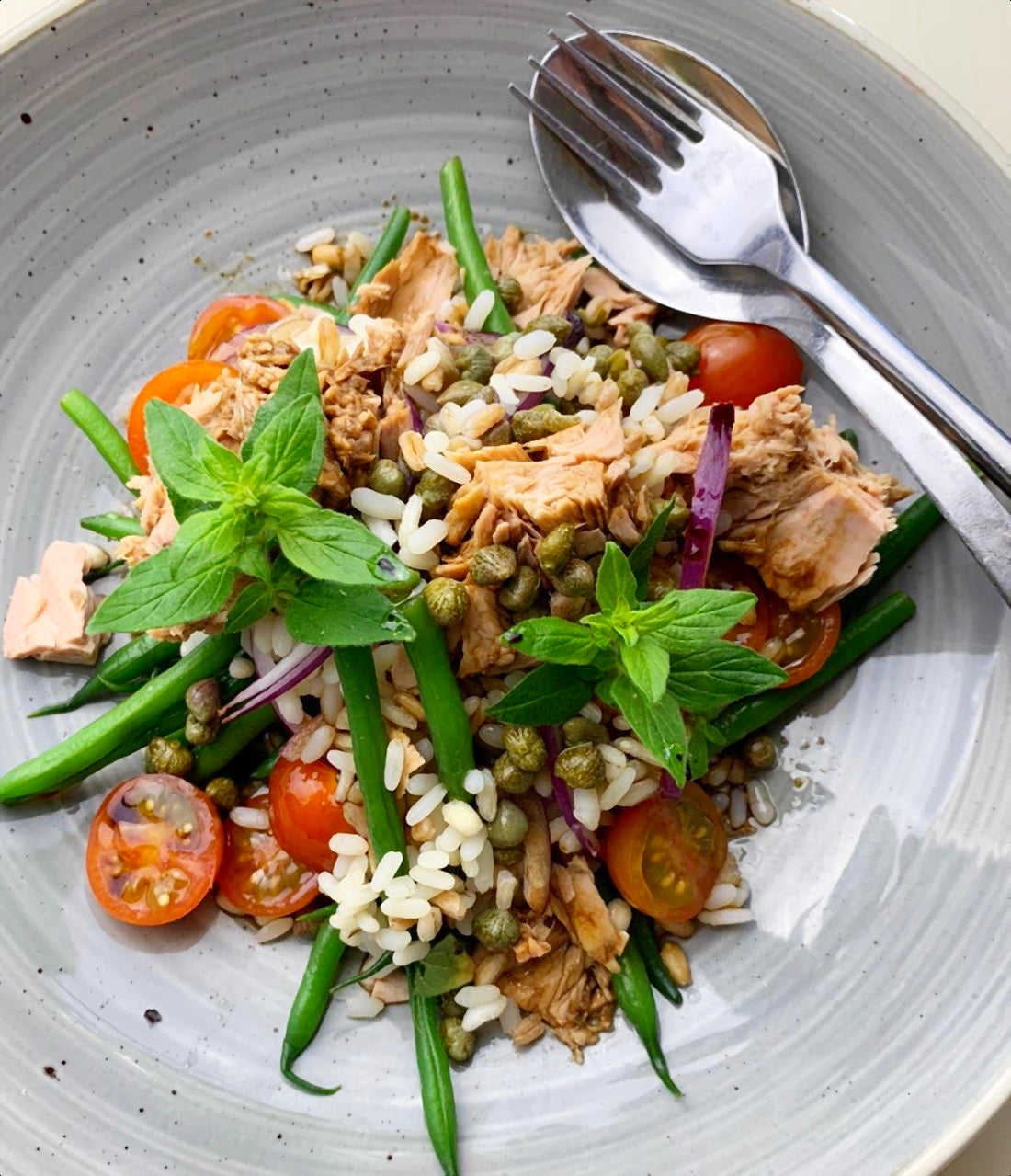 MEDITERRANEAN INSPIRED 3 GRAIN TUNA SALAD 
