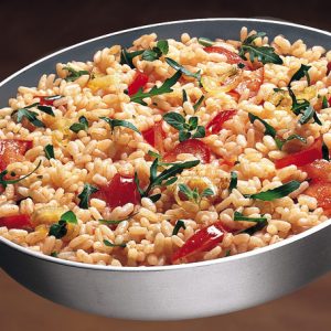 arroz venere rucula y tomate